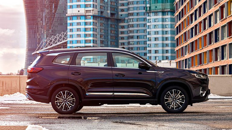 Las 10 Mejores Camionetas Chinas con Tres Filas en Perú 2026